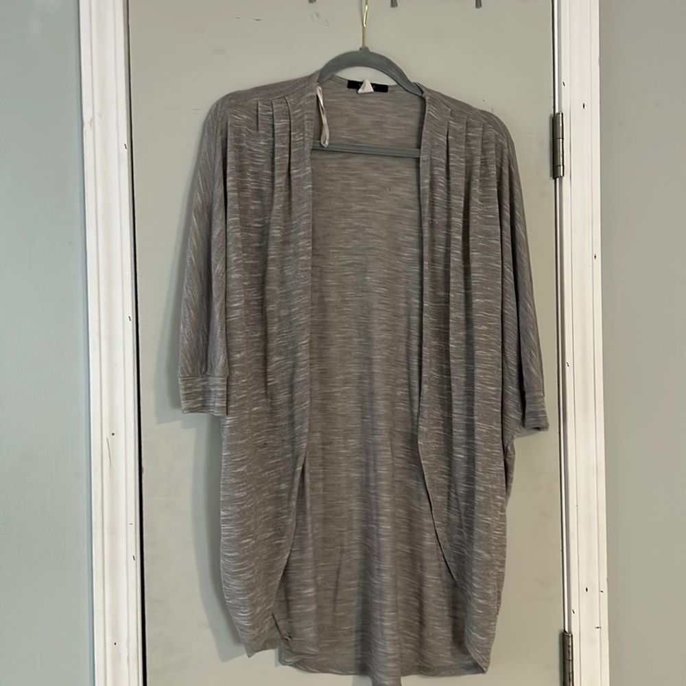 Quarter sleeve light weight cardigan